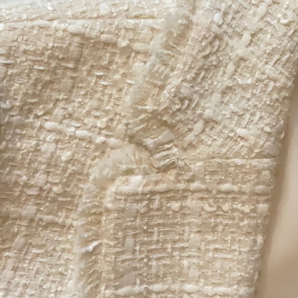 “Chanelesque” Cream Blazer - Picture 4 of 5